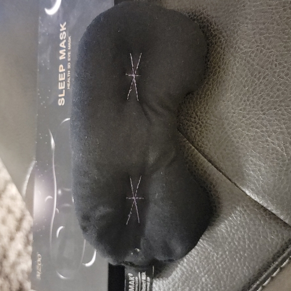 Cushioned sleep mask - Picture 2 of 5